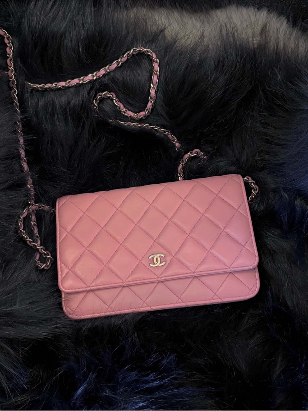 CHANEL Pink Quilted Leather Chain Crossbody Wallet - Picture 1 of 5